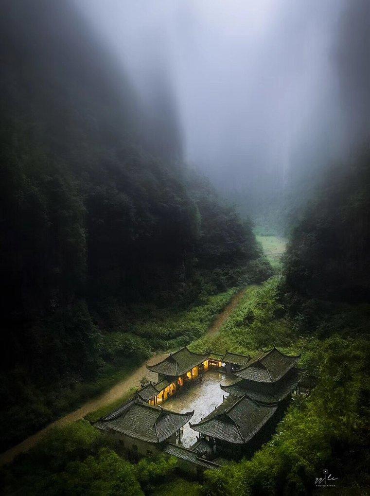 深度学习赞美秋天的山景的诗句星球 - 专注AI技术干货分享
